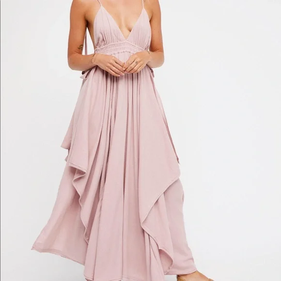 fitted lace wedding dress TROPICAL GETAWAY SATIN PRINTED MAXI DRESS – AKIRA main image 1